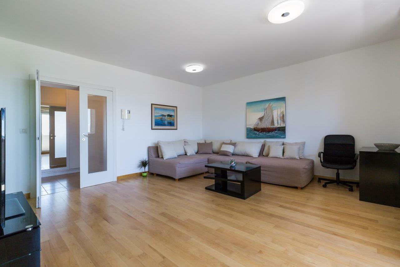 זאדאר Apartment Pavic - Private Parking מראה חיצוני תמונה